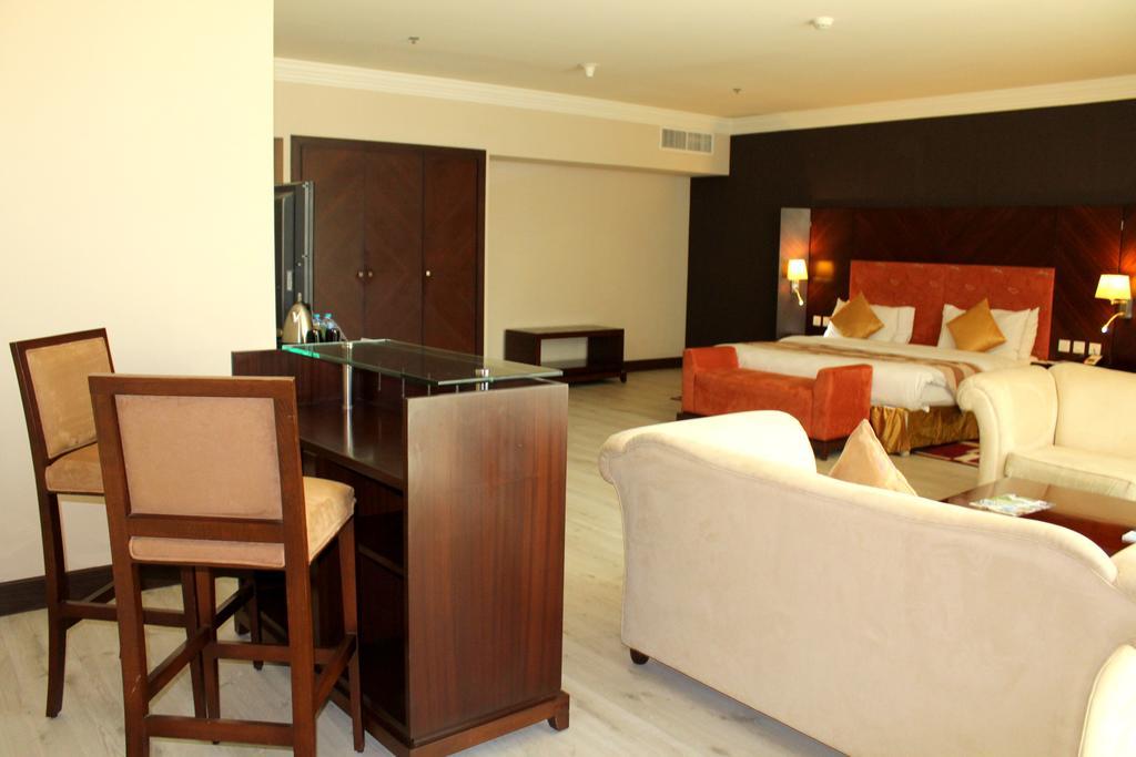 Amt Mena Aparthotel Doha Exterior foto